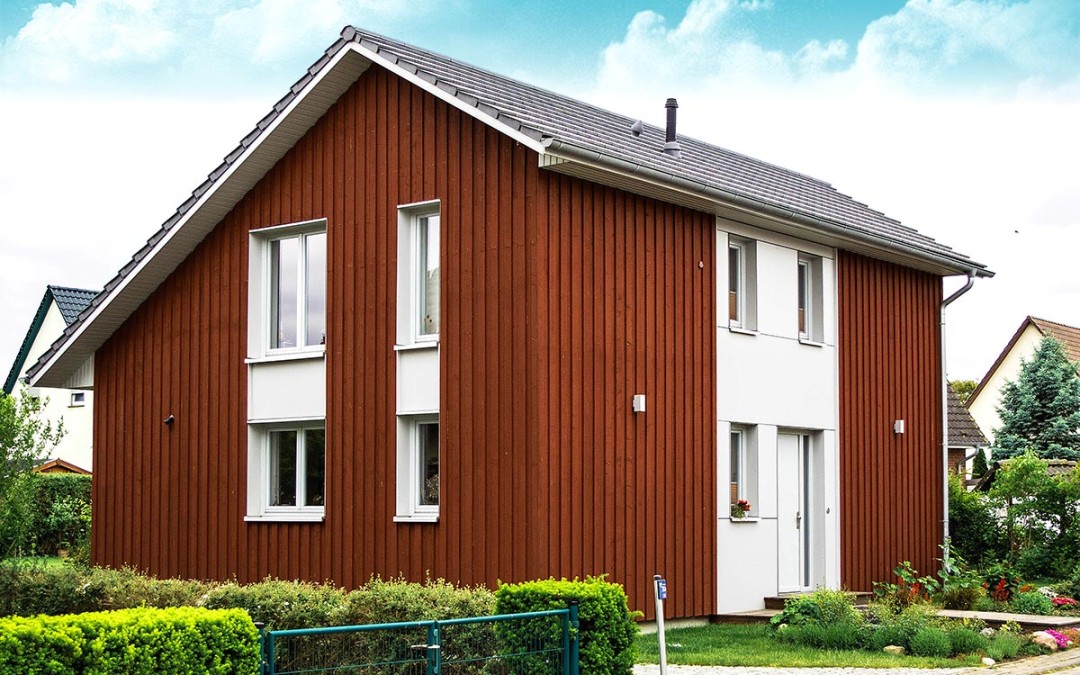 Neubau eines massiven Einfamilienhauses mit Holzfassade bei Greifswald